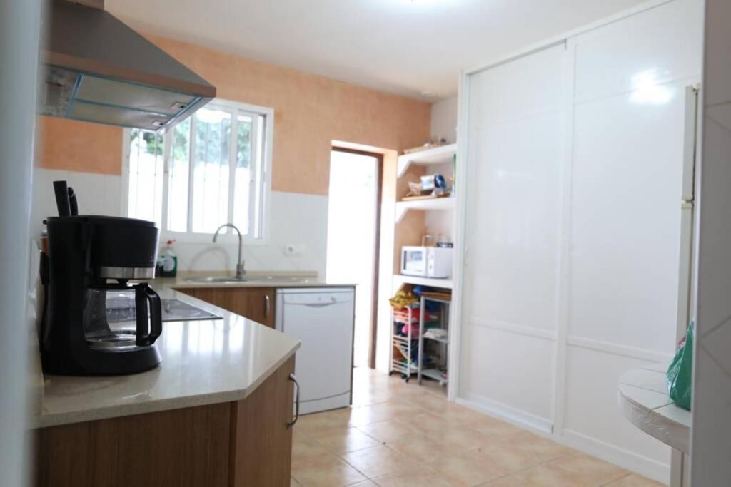 Chalet Con Piscina, Amplio Jardin Y Aire Acondicionado Chiclana de la Frontera Eksteriør bilde